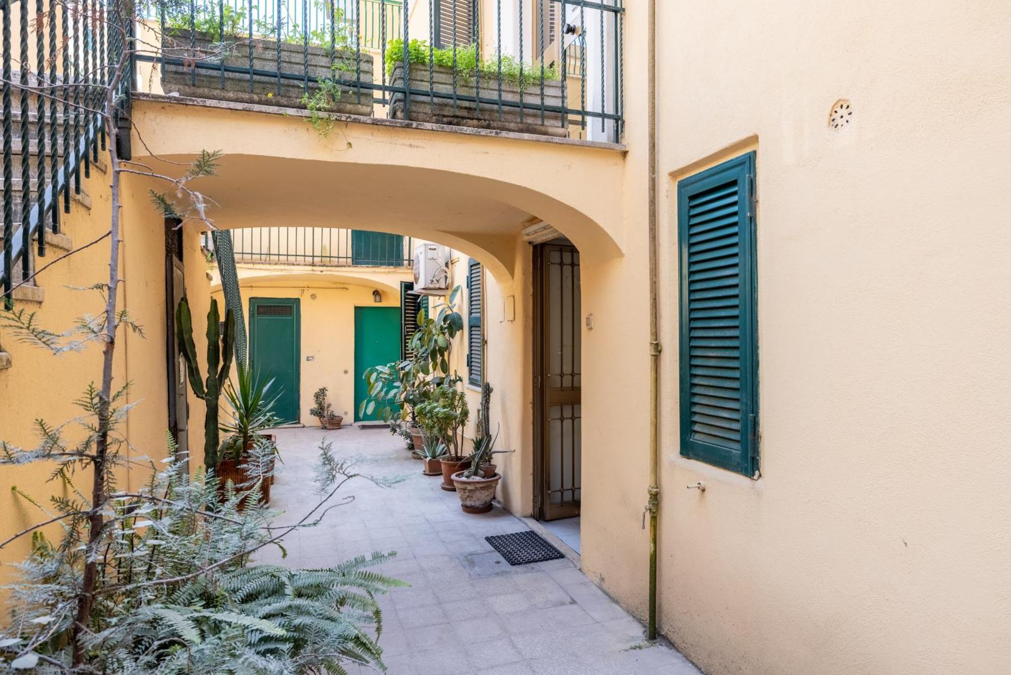 Apartment Lovely In Monteverde - With Private Garden Rom